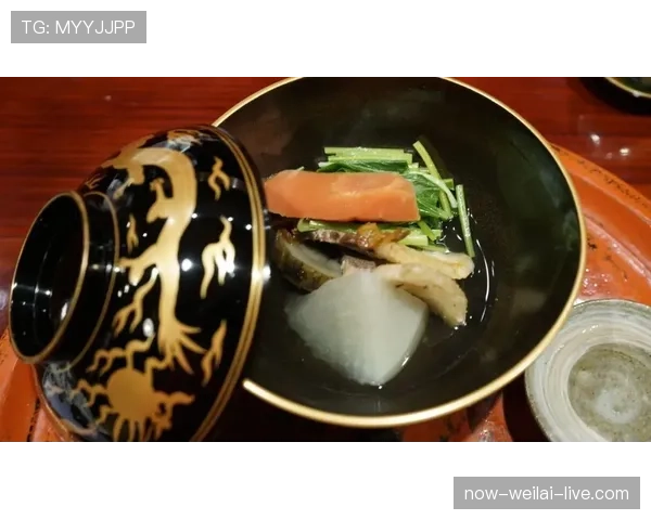 梁伟铿训练完直接去吃人均3000的日料？